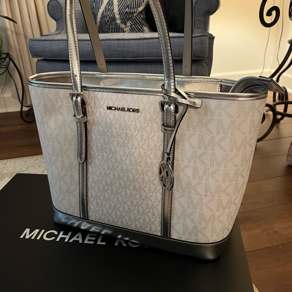 Michael Kors Jet Set Bag